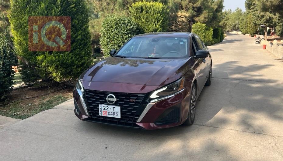 نيسان ألتيما